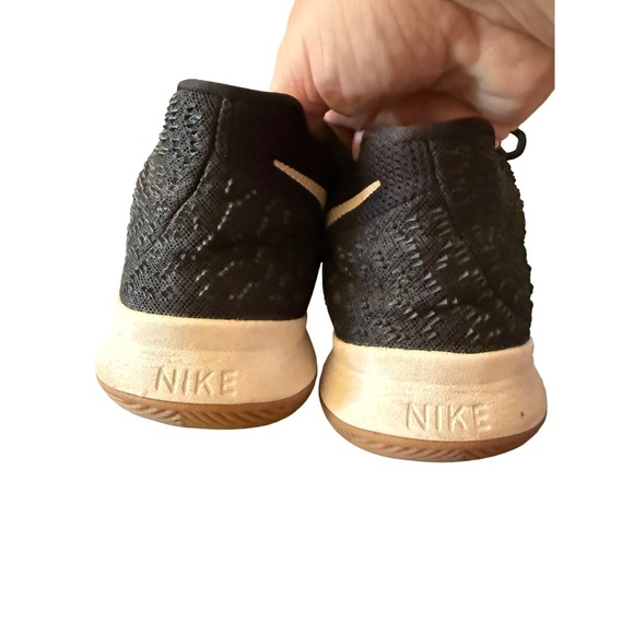 Nike Kyrie Flytrap Basketball Shoes Sneakers Black Gold Athletic - Picture 3 of 6